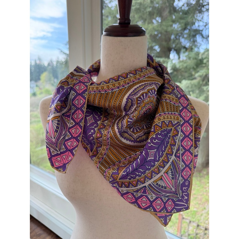 Vintage Vera Scarf